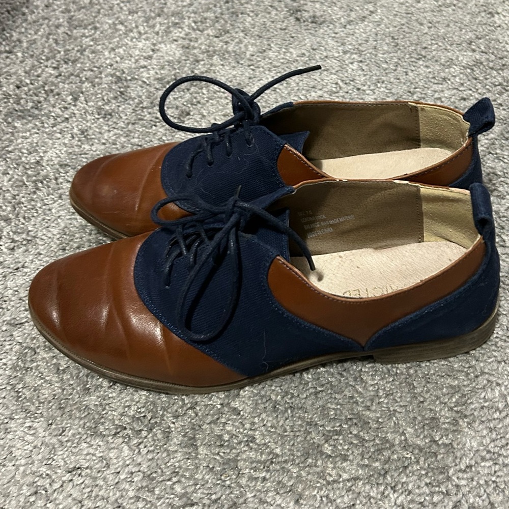 Restricted Size 7.5 2 tone Oxford